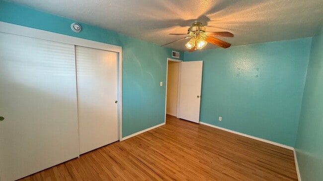 Building Photo - Must-See!!!  5-Bedroom Family Home with Large Yard & Prime Location in Visalia