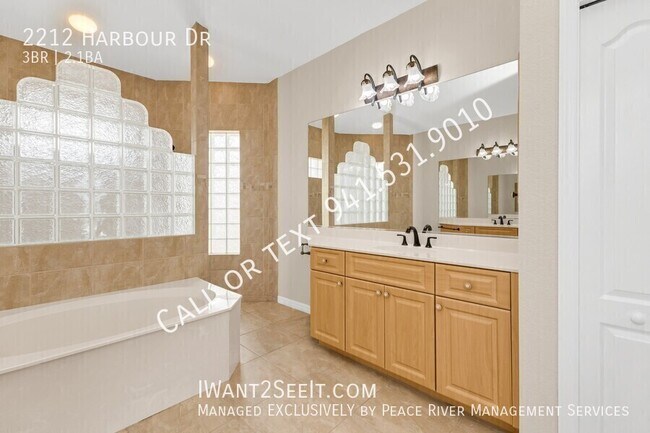 Building Photo - 2212 Harbour Dr