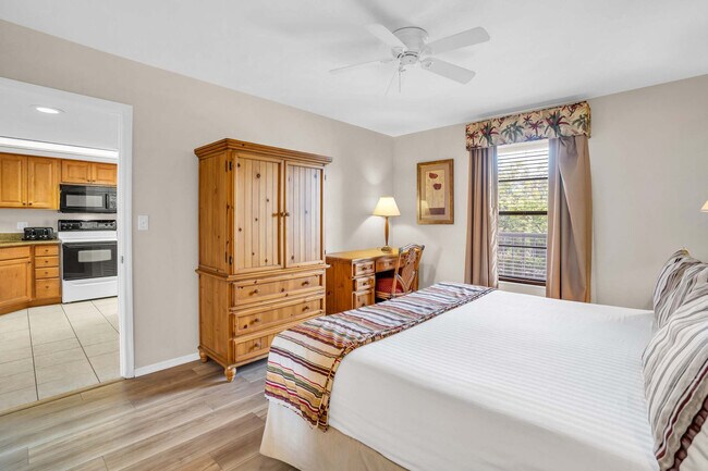 Building Photo - 600 Neapolitan Way