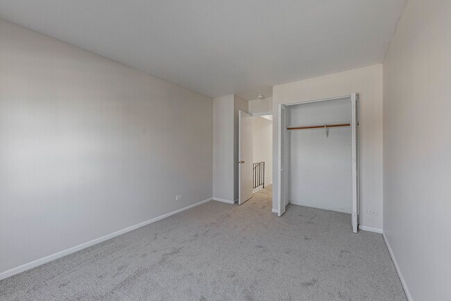 Building Photo - 237 Acorn Dr