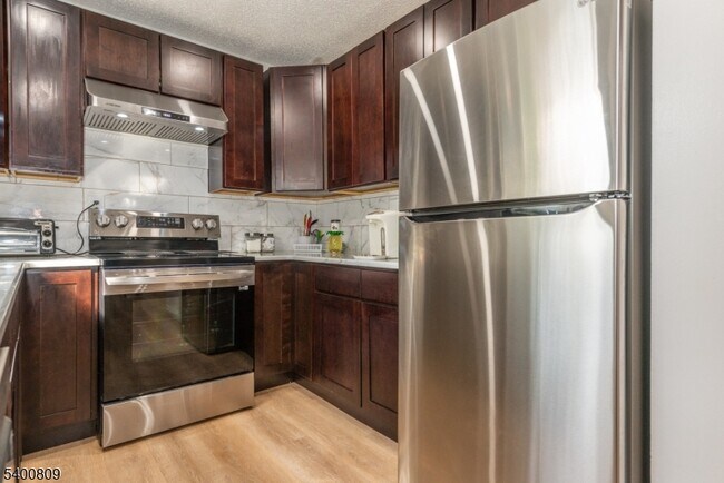 Building Photo - 1133 Livingston Ave