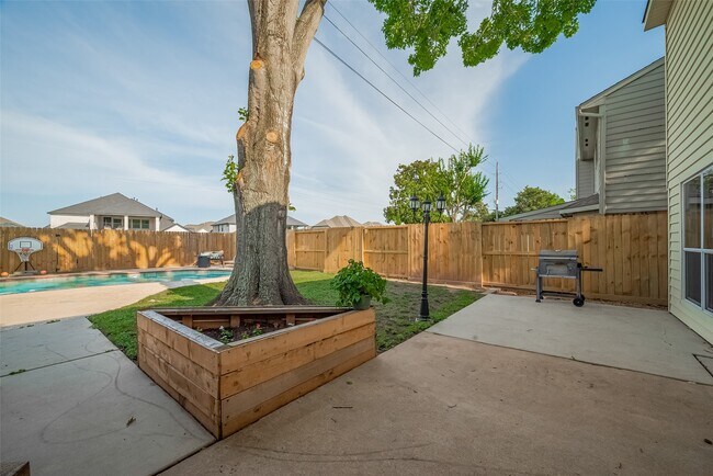 Building Photo - 3102 Colonel Ct Dr