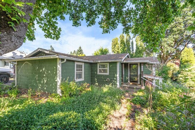 Building Photo - 220 SE 157th Ave
