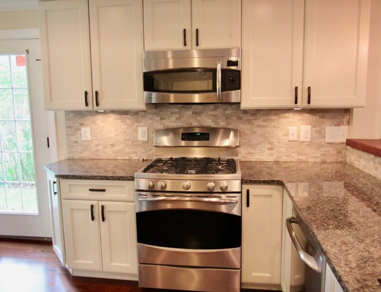 Building Photo - 1 Riverside Dr