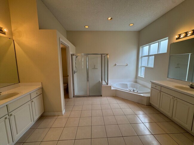 Building Photo - Waterview 3 BED / 2 BATH Home For Rent!