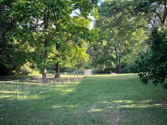 Building Photo - Spacious Two-Level Home with Dual Living Areas, 2 Kitchens & Covered Back Deck!