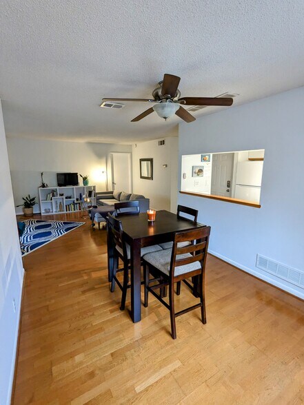 Building Photo - 24 Finch Trl NE