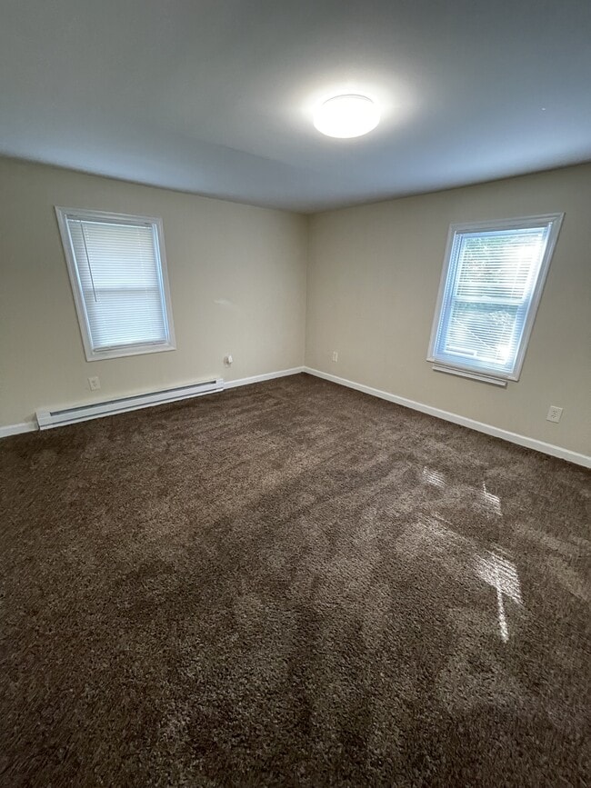 Building Photo - 538 E Lincoln Ave