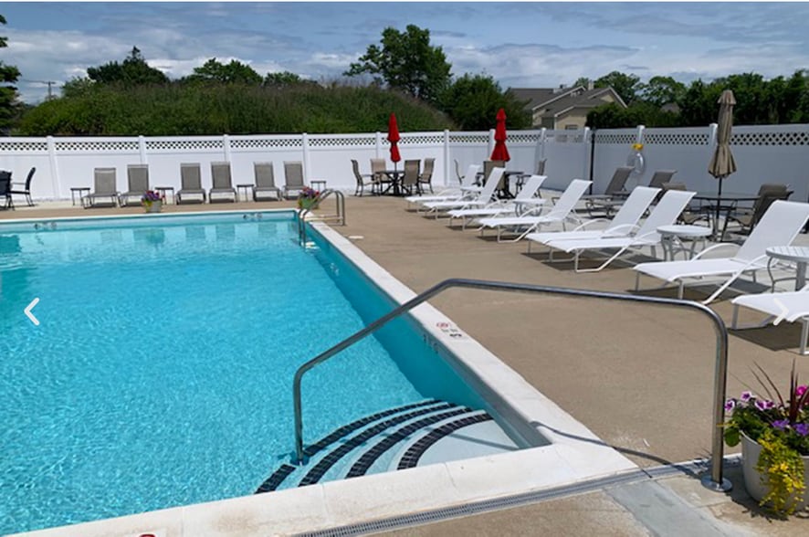 Outdoor pool with expanded sundecks - 35 Steven Cir