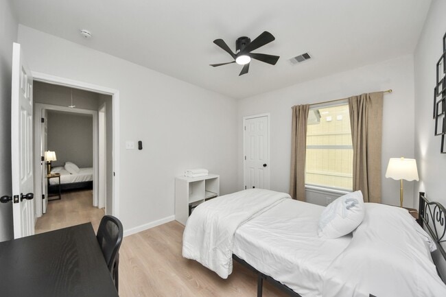 Building Photo - 2811 Winbern St