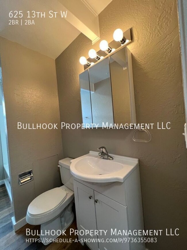 Building Photo - 625 13th St W