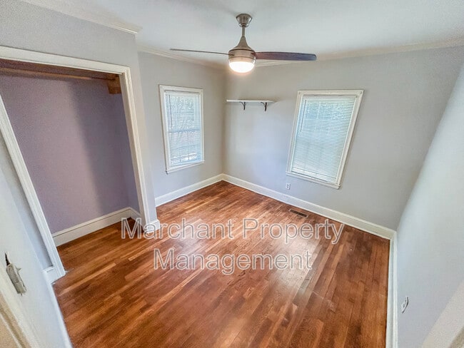 Building Photo - 667 Ravenel St