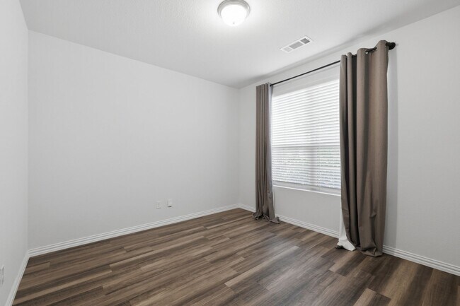 Building Photo - 1620 Berry Rdg Trl