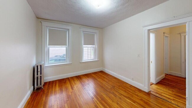 Building Photo - bedroom in Boston MA 02134