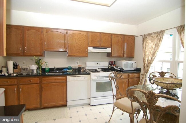 Building Photo - 123 Lazy Hollow Dr