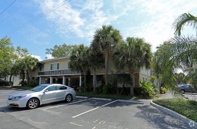 Primary Photo - Palm Grove Apartments