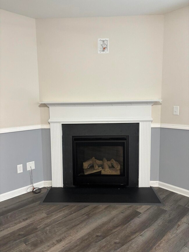 Building Photo - 335 Niblick Dr