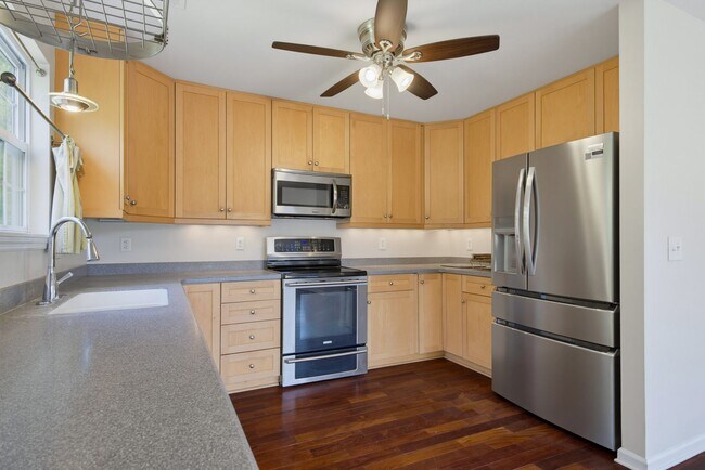 Building Photo - 645 Riva Ridge Rd