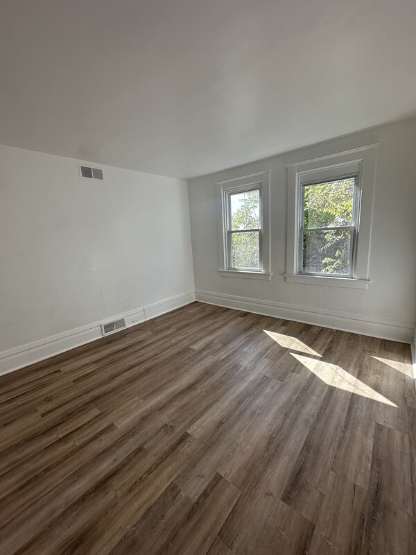 Building Photo - 7211 Lemington Ave
