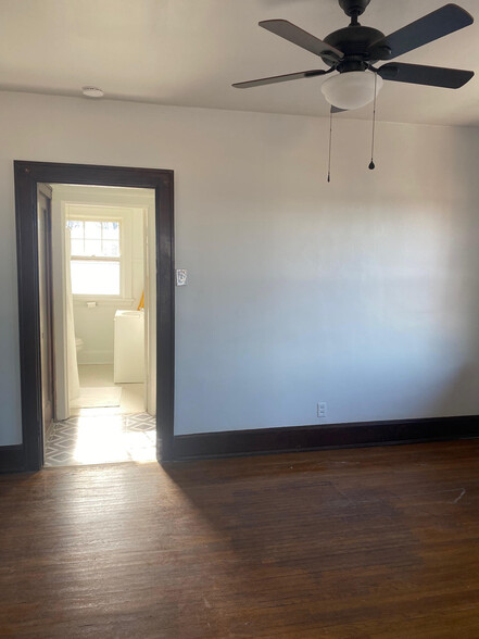 Building Photo - 2141 Hannaford Ave