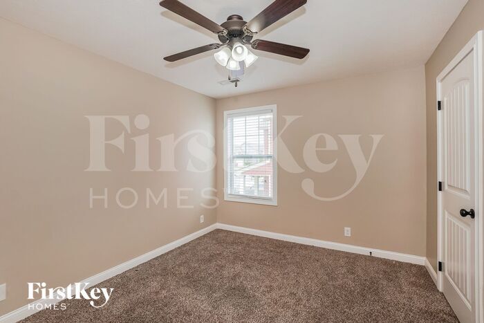 Building Photo - 3765 Windhaven Dr