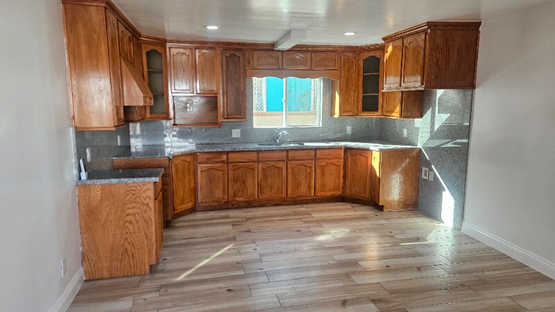 Primary Photo - 600 N Willow Ave