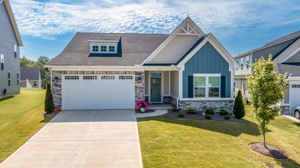Building Photo - 517 Spokane Dr