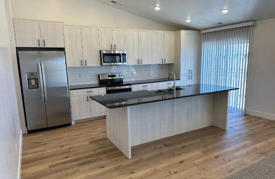 Building Photo - 523 W 1150 N