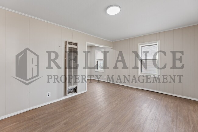 Building Photo - 421 Grover Ave