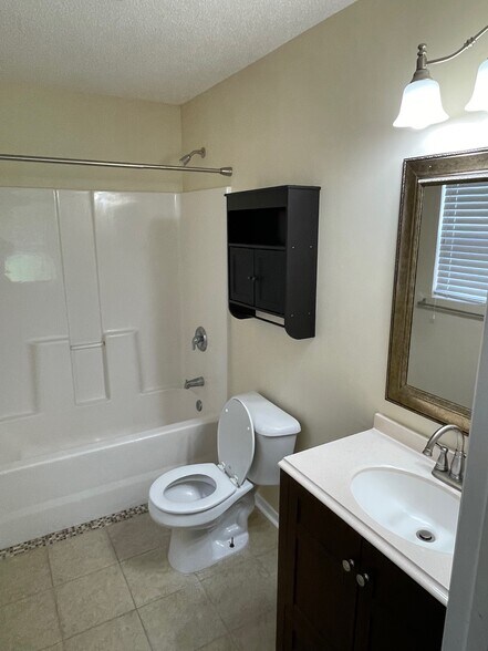 Building Photo - 356 Bellegrove Dr