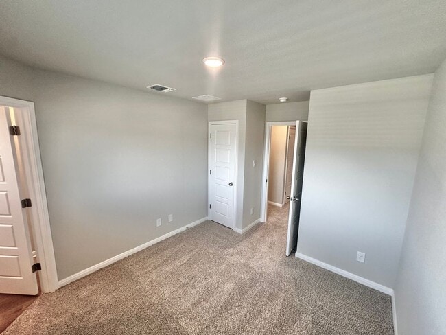 Building Photo - Luxury 2-Story, 3-Bed/ 2.5-Bath Duplex in ...