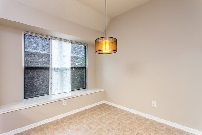 Building Photo - 11 Fair Light Ct