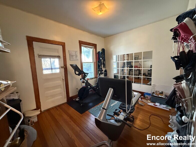 Building Photo - 331 Faneuil St