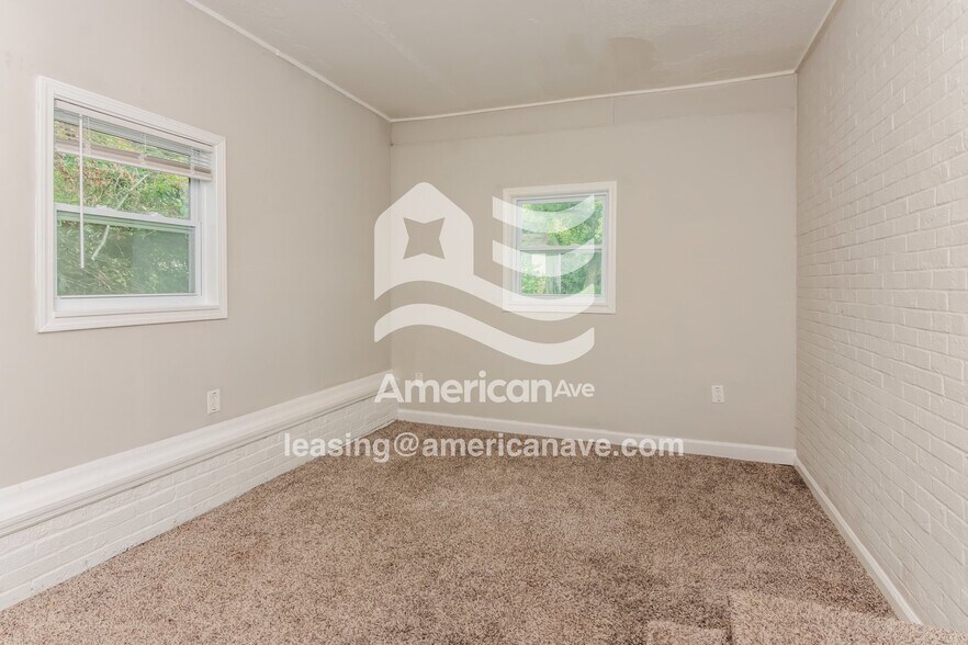 Building Photo - 5044 Wellborn Dr