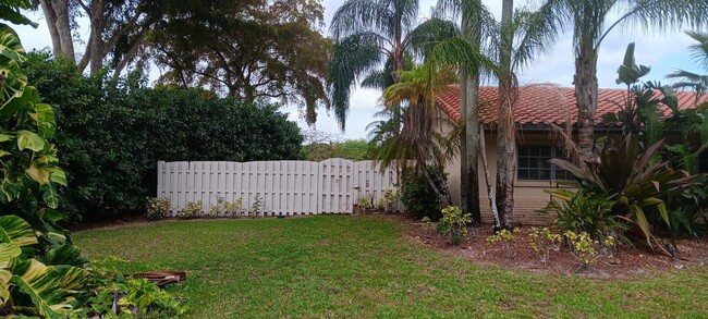 Building Photo - 3720 Coral Hills Dr