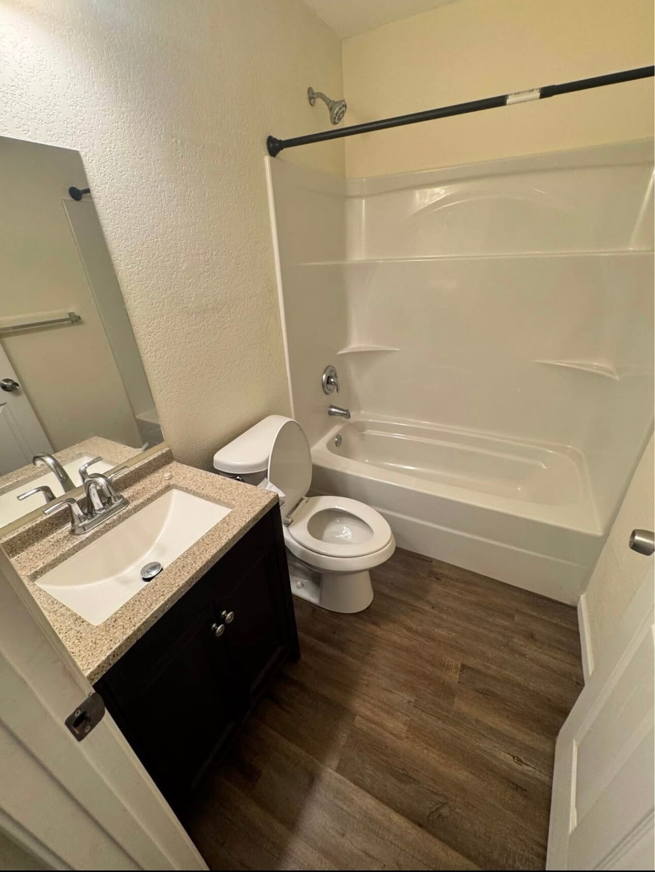 Building Photo - 405 Westcliff Cir