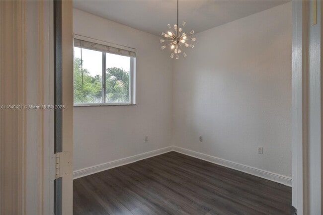 Building Photo - 11651 NE 18th Dr