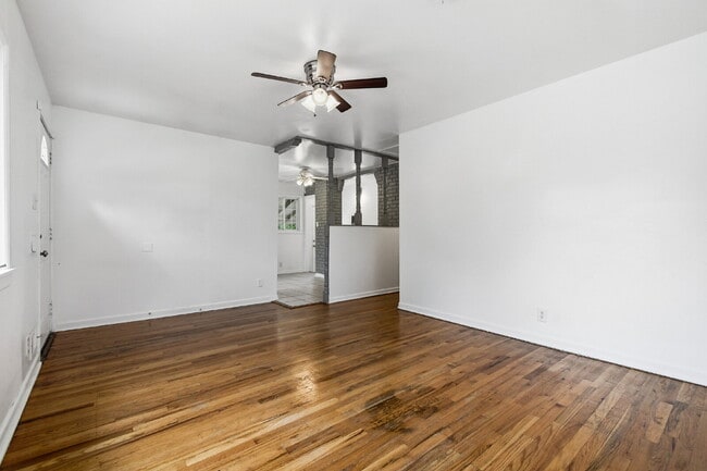 Building Photo - Charming 3-Bedroom with 2 Baths and Extra Room in Basement!