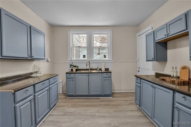 Building Photo - 395 Hampshire St