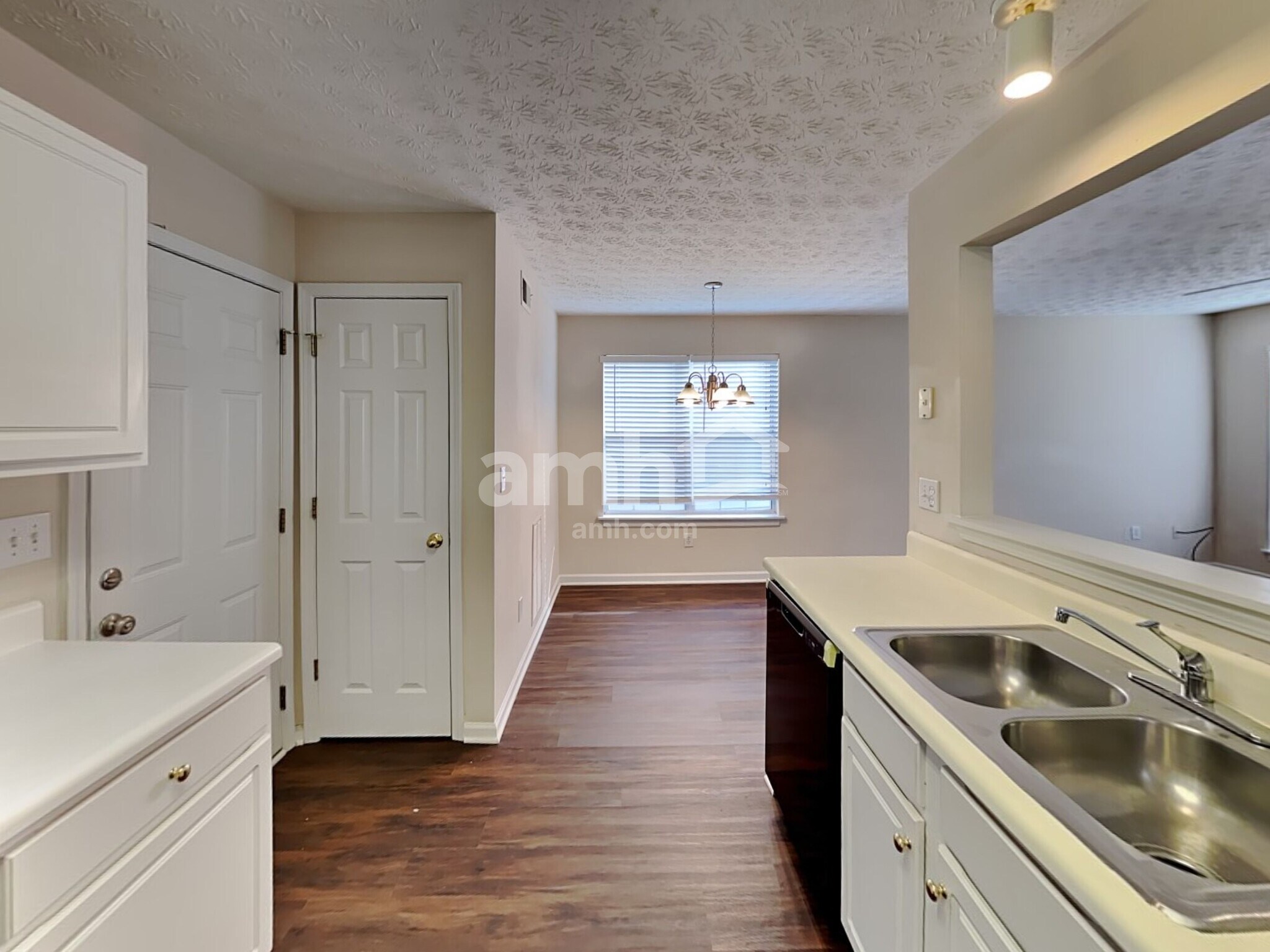 Building Photo - 170 Taggart Run NW