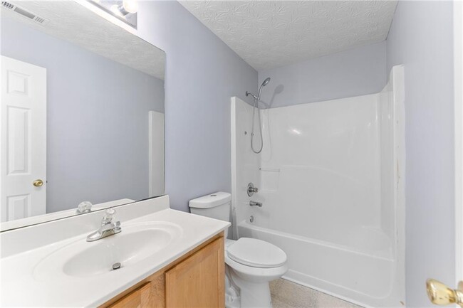 Building Photo - 400 Spring Head Dr SE