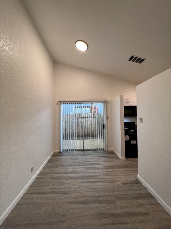 Building Photo - 8848 Meadow Range St