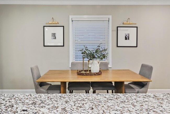 Building Photo - 112 Magnolia Cir