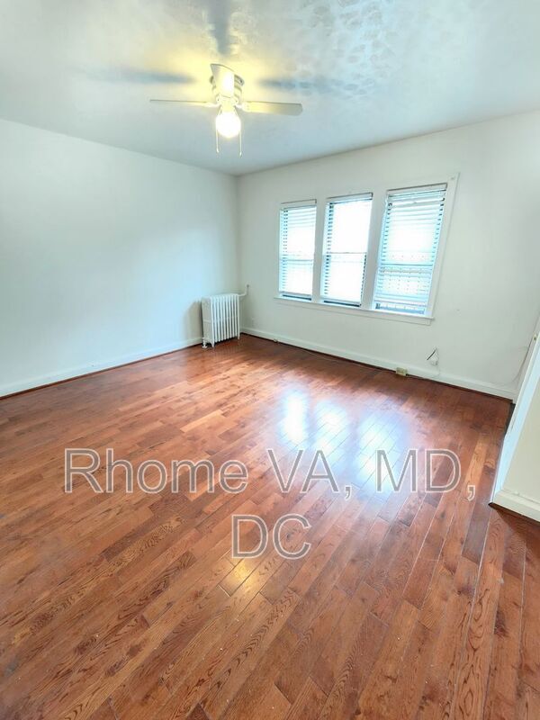 Building Photo - 515 Franklin St NE