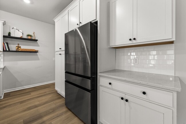 Building Photo - 119 Holloway Hl