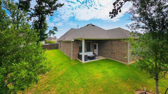 Building Photo - 323 Fanpalm Ct