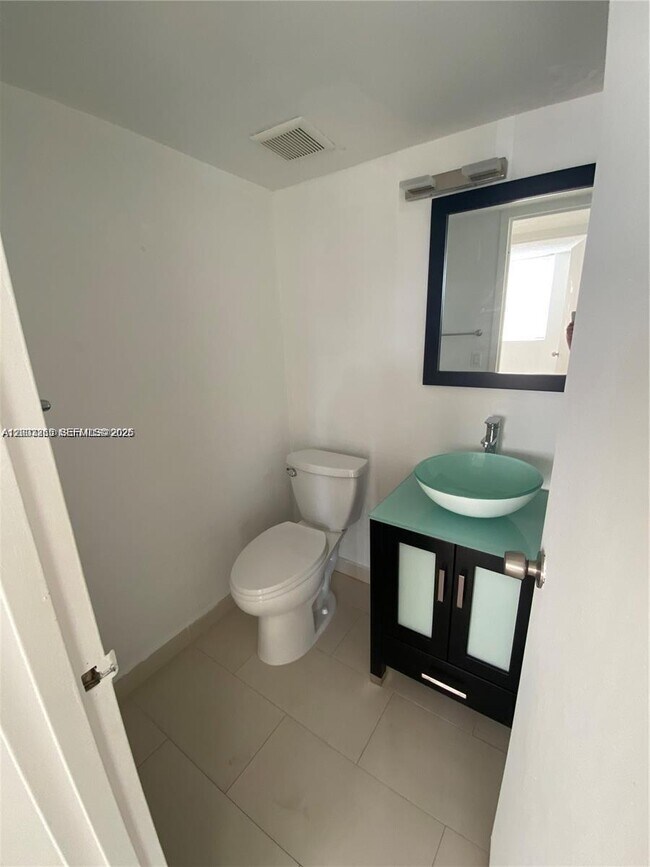 Building Photo - 1800 Sans Souci Blvd