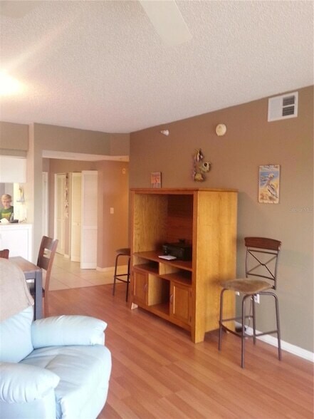Building Photo - 6475 Shoreline Drive Unit 5302