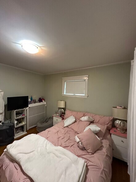 Building Photo - 60 Litchfield St