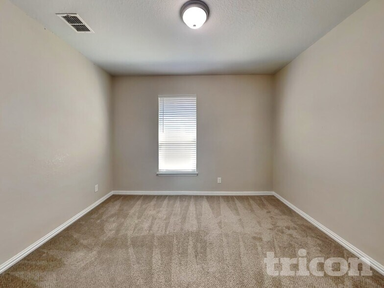 Building Photo - 7950 Headwaters Trail